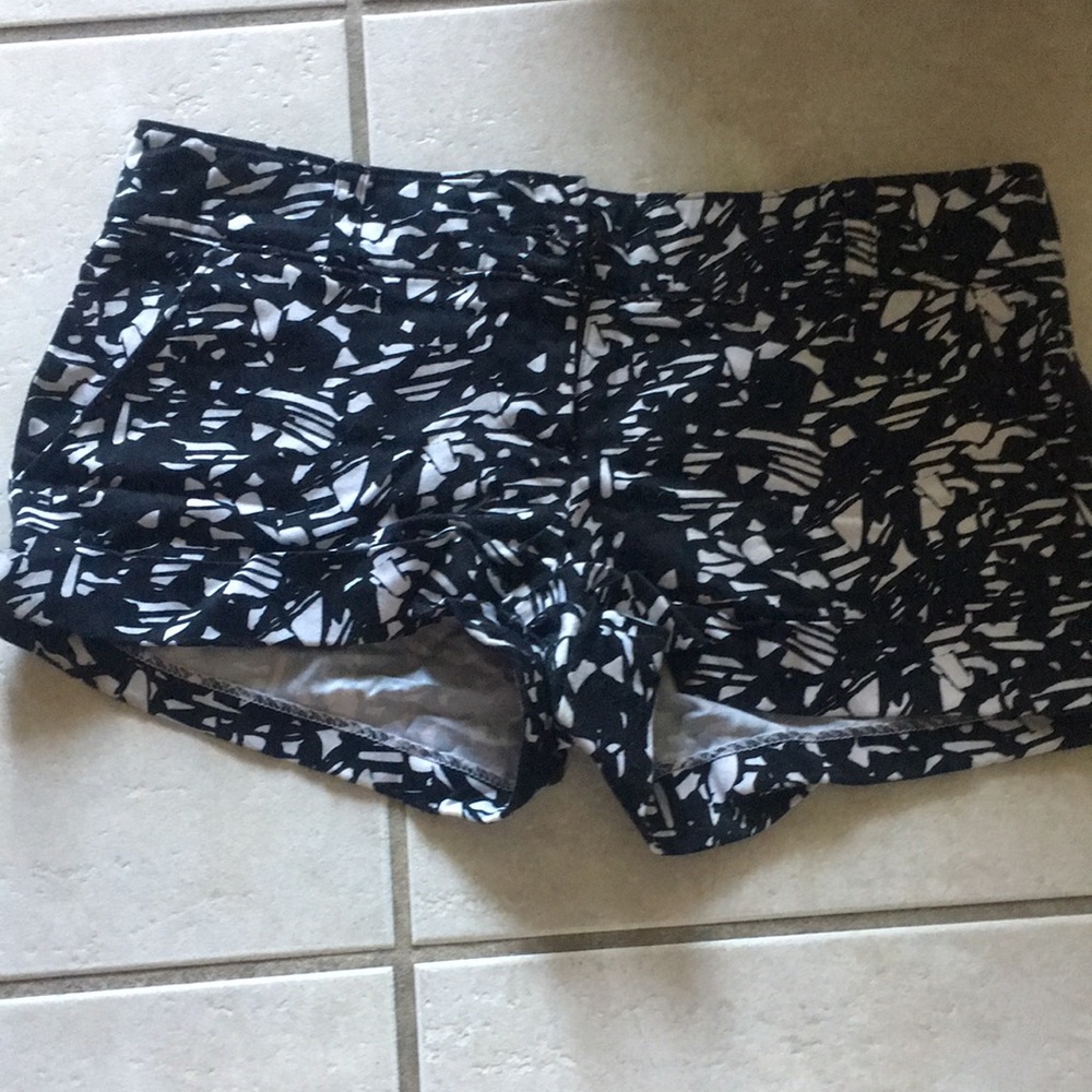 Black & White Printed Women’s Shorts